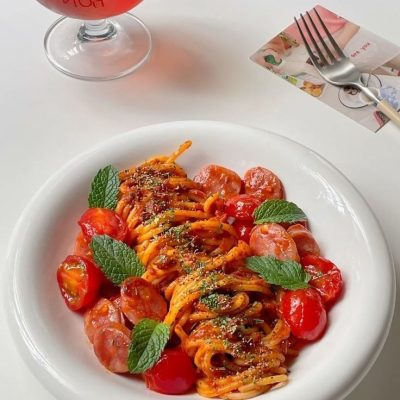 Mỳ Ý Xúc Xích Cà Chua Tươi